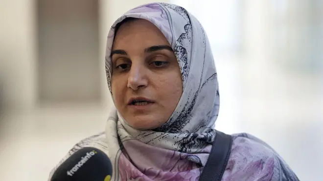 مهدیه اسفندیاری پیش از شروع دادگاه با رسانه‌ها صحبت کرد