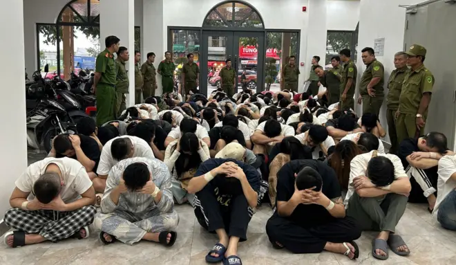 83 người Trung Quốc bị cáo buộc thiết lập "đại bản doanh" ở phường Bình Dương để lừa đảo 
