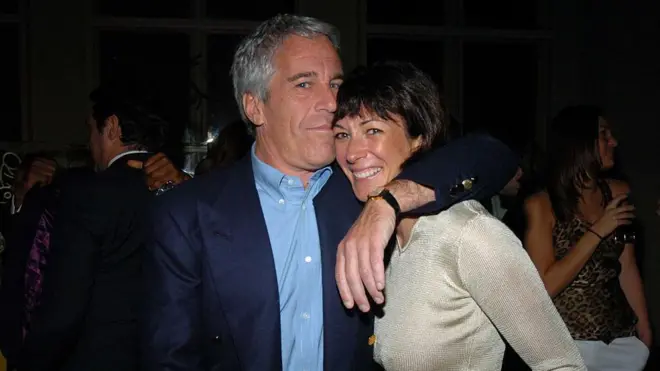 Jeffrey Epstein junto a Ghislaine Maxwell