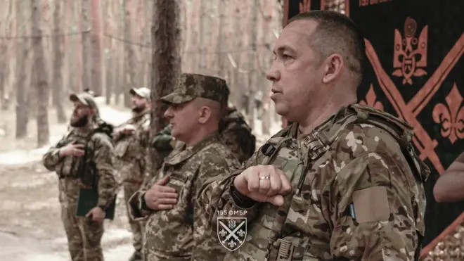 військові 