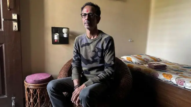 राजेश कुमार यांनी बँकेतील आपली सर्व बचत काढली आणि शेअर बाजारात गुंतवली.