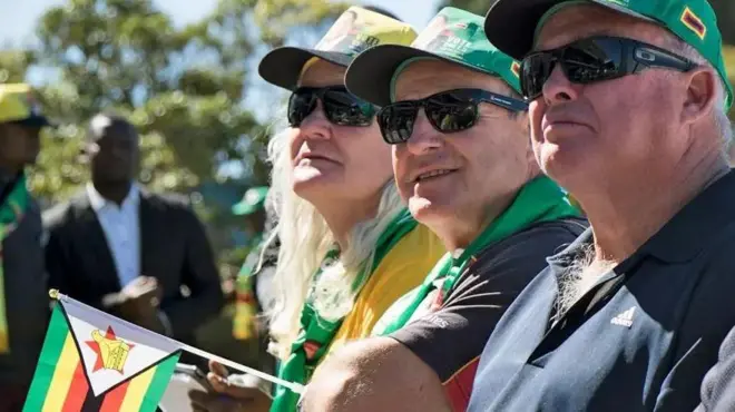 وافقت زيمبابوي على اتفاق تعويض يقضي بدفع 3.5 مليار دولار مقابل التحسينات في البنية التحتية للأراضي التي تم الاستيلاء عليها