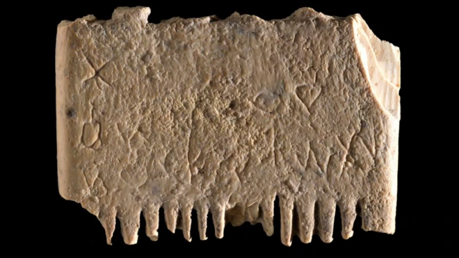 หวีเสนียดทำจากงาช้าง