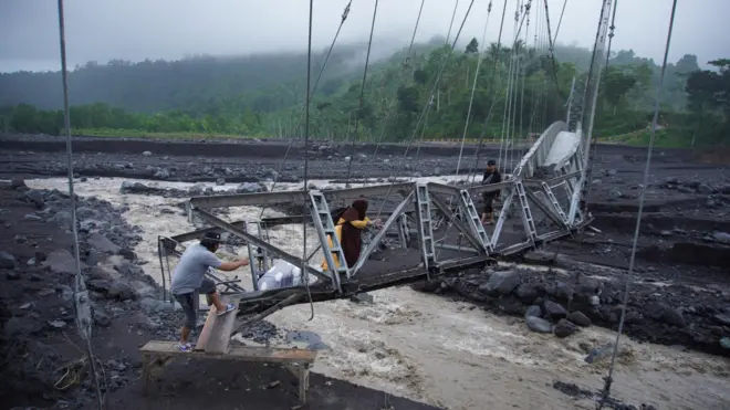 Cuaca Ekstrem Dan Banjir Di Indonesia: Banjir Merendam Puluhan Ribu ...