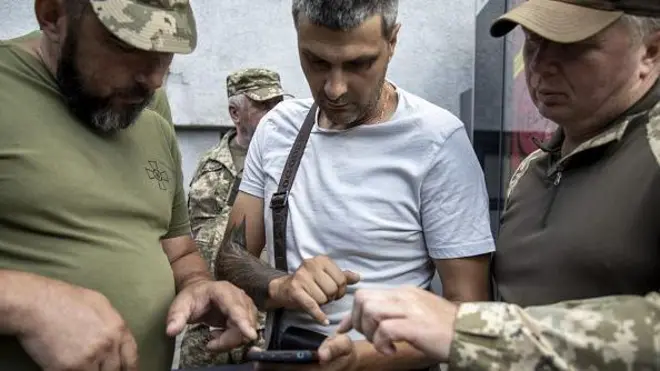 перевірка документів