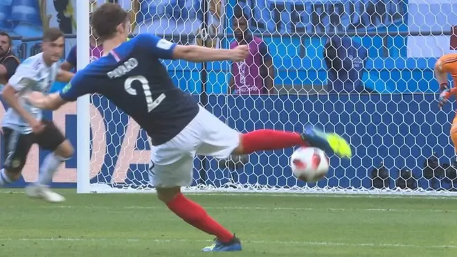 Pavard anasema alifuata maelekezo ya washambuliaji juu ya namna ya kufunga akiwa katika eneo kama lile