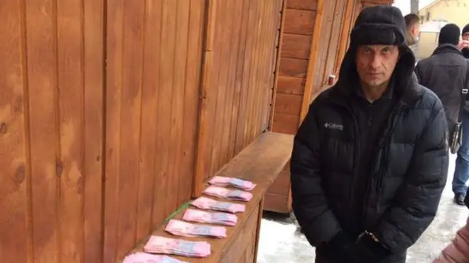 Посередника, від замісника мера Ужгорода Іштвана Цапа, затримали під час отримання коштів