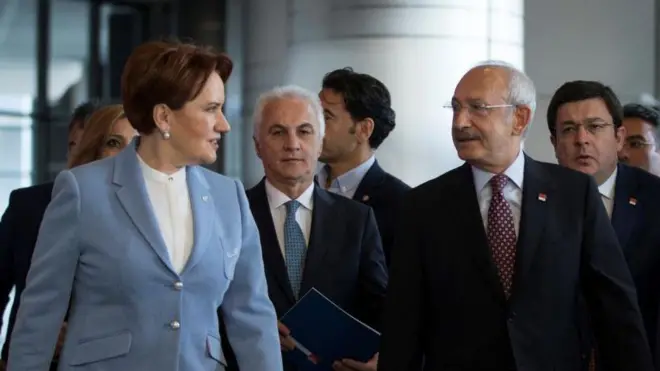 Kılıçdaroğlu ve Akşener yan yana yürüyor