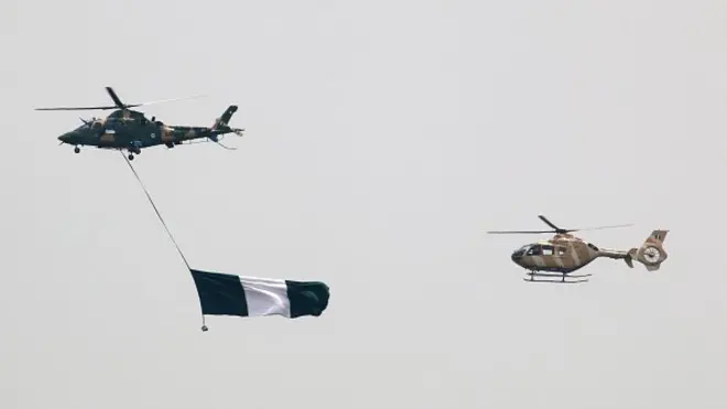 Nigeria security display of di National flag on Independence day 2018