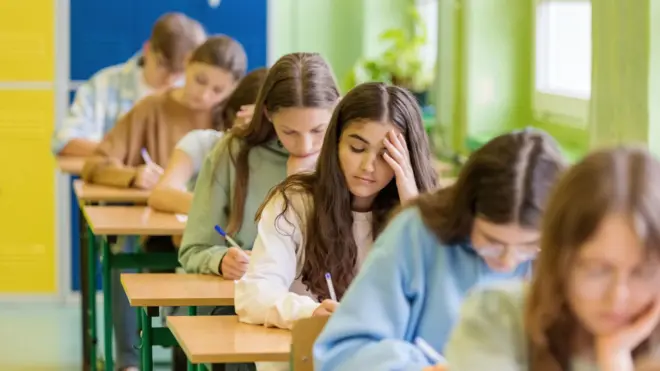 Sınava giren öğrenciler