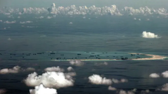 Территория островов Спратли оспаривается шестью государствами: Китаем, Вьетнамом, Тайванем, Малайзией, Филиппинами и Брунеем.