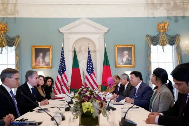 বাংলাদেশের পররাষ্ট্রমন্ত্রীর সঙ্গে বৈঠকে নির্বাচনের ওপর নজর থাকার কথা পরিষ্কার জানিয়ে দিয়েছে যুক্তরাষ্ট্র।