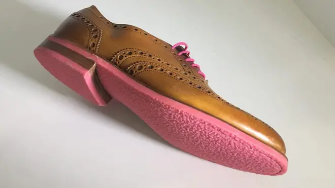 ጫማ ከማስቲካ