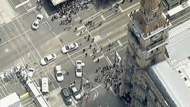 Інцидент стався на жвавій вулиці в центрі Мельбурна, де знаходяться багато магазинів