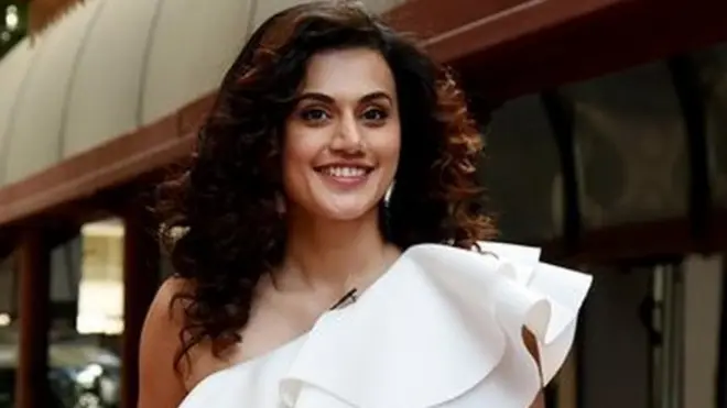 تاپسی پنوں اپنے مختلف کرداروں کے لیے مشہور ہیں