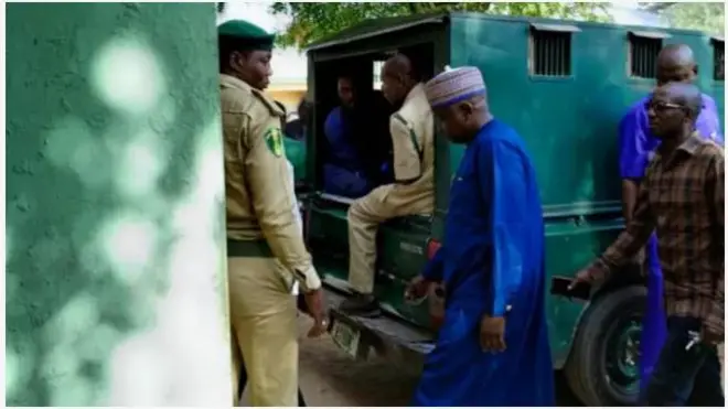 Awọn osisẹ ọgba ẹwọn n gbe asofin Doguwa lọ si ahamọ