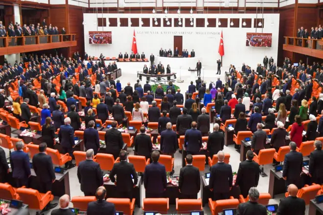 Türkiye Büyük Millet Meclisi’nin (TBMM) 28. Dönem 2. Yasama Yılı açılış toplantısı, 1 Ekim 2023 tarihinde Ankara, Türkiye’de gerçekleştiriliyor.