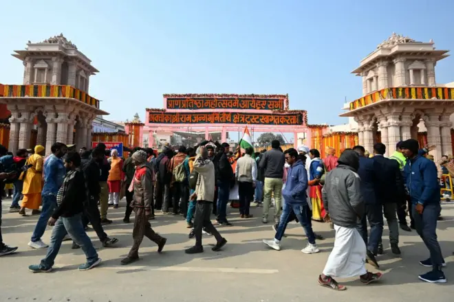 রাম মন্দিরের মূল ফটক সেজে উঠেছে