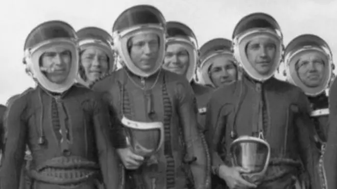 Uni Soviet mengalirkan banyak sumber daya ke dalam program luar angkasa, tetapi secara resmi program itu tidak ada.