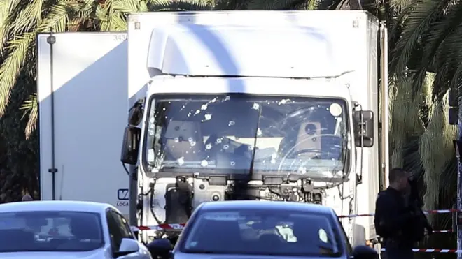 Nice'deki saldırının düzenlendiği kamyon