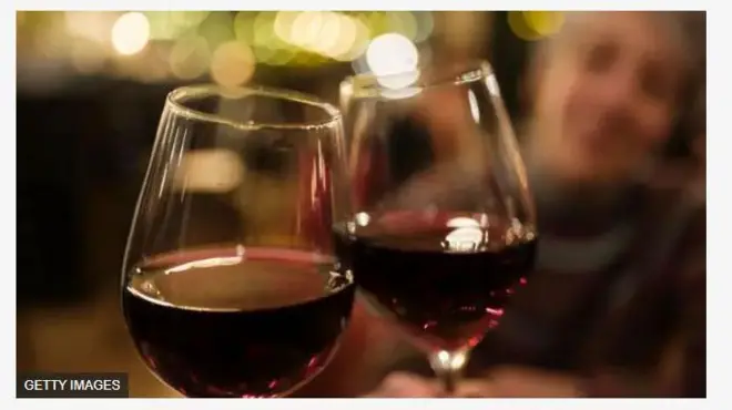 Aworan ife ọti meji.