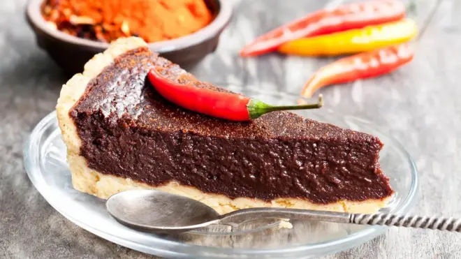 Les cellules solaires peuvent être comparées à un gâteau : le plus simple est d'introduire de nouveaux ingrédients et de voir ce que cela donne.