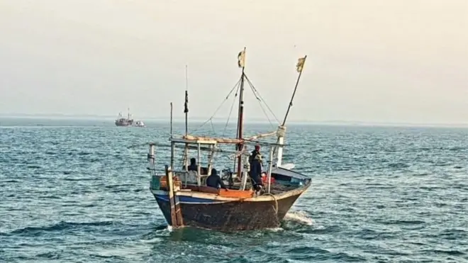 పాకిస్తాన్ ‌లో ప్రాసెస్ అయ్యే హెరాయిన్ గుజరాత్ తీరంగా ఇతర దేశాలకు సరఫరా అవుతున్నట్లు గుర్తించారు