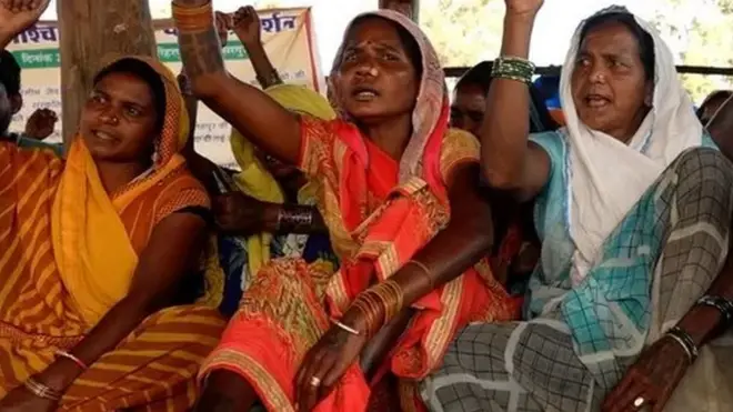 आदिवासी अदानी समूह की नई खदान का विरोध कर रहे हैं