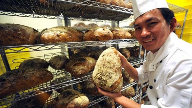 台湾知名面包师傅吴宝春，首间大陆门市下周二（18日）将在上海开业，却被大陆网友称为"台独面包"