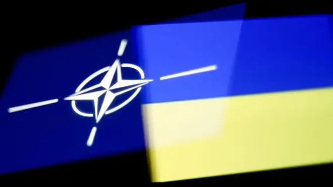پرچم اوکراین و ناتو
