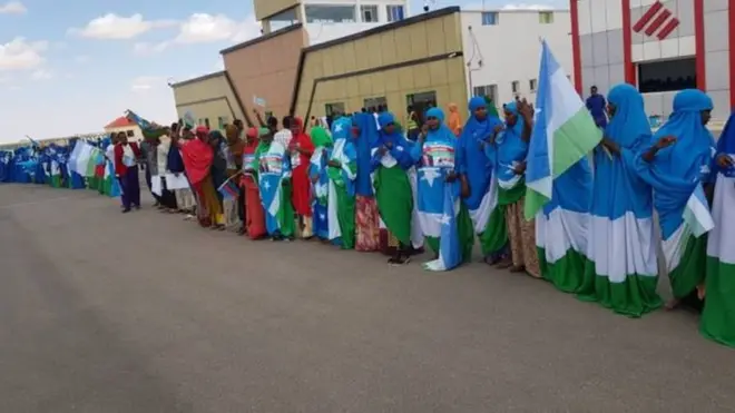 Waa qaar kamid ah haweenka ku nool magaalada Garowe oo dabayaaadii bishii hore soo dhaweynayay madaxda Maamul Goboleeyada oo booqasho ku tegay Puntland