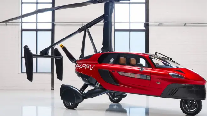 Este auto de tres ruedas capaz de convertirse en un girocóptero es una de las novedades de este año. Foto: Pal-V.