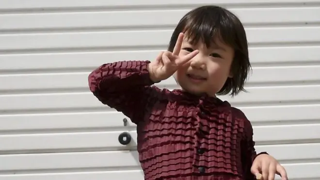 成長のためにすぐ着れなくなる子供服。そんな悩みに英国の若いクリエーターが取り組んだ。