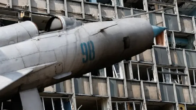 Винница, памятник старому МИГу