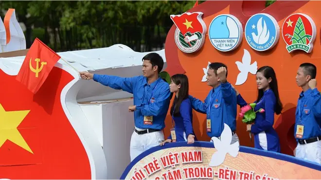 Thủ tướng Nguyễn Xuân Phúc nói với thanh niên VN: "Các bạn phải có niềm tin vào đất nước, vào Đảng, chế độ của chúng ta, không có niềm tin chúng ta không có thành công"
