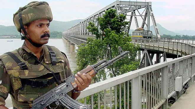 பிரம்மபுத்திரா ஆற்றுக்கு அடியில் பிரம்மாண்ட சுரங்கம்: இந்தியா திட்டம்