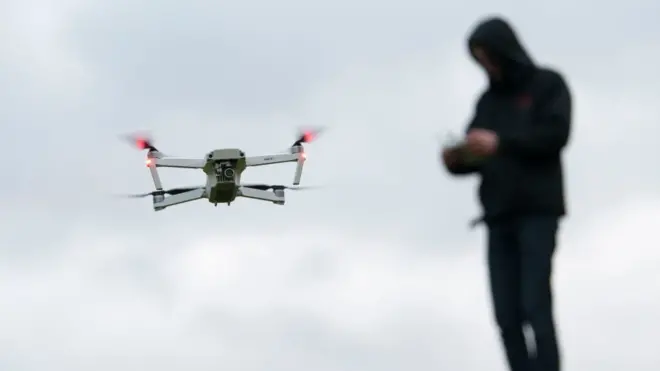 اعتُقل السائح بنجامين بريير بعد أن أطلق طائرة مسيرة بالقرب من الحدود الإيرانية مع تركمنستان