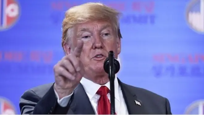 미국 도널드 트럼프 대통령이 기자회견에서 취재진의 질문에 답하고 있다