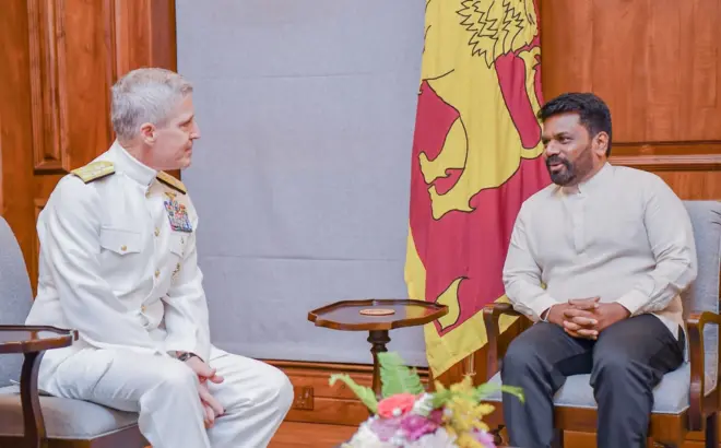ඇමෙරිකාව සහ චීනය යන රටවල් දෙකේ ම නාවික හමුදා නියෝජිතයින් ශ්රී ලංකාවට එකවර පැමිණීම විශේෂ සිද්ධියකි.