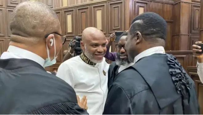 Nnamdi Kanu na ndị ọkaiwu ya