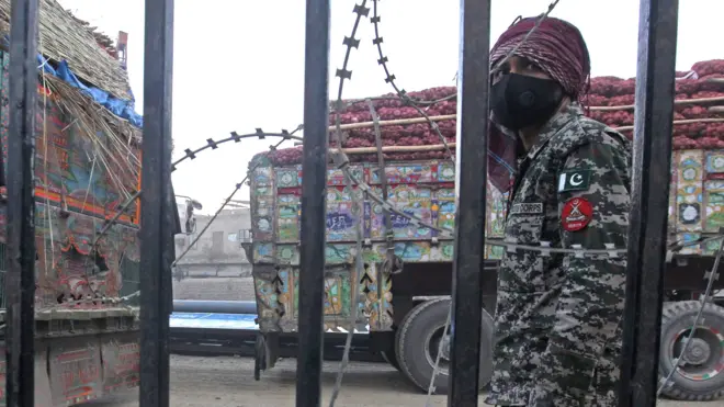 طورخم، افغان، پاکستان