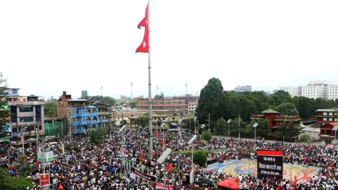 गुठी विधेयकको विरोधमा बुधवार राजधानी काठमाण्डूमा सरोकारवालाहरूले प्रदर्शन गरेका थिए।