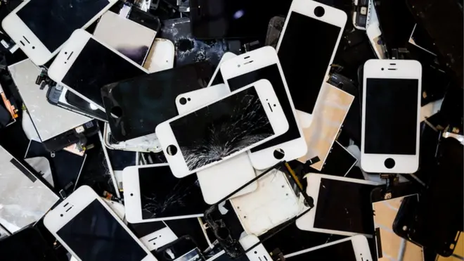 تزخر هواتفنا المحمولة بالعديد من المعادن القيمة مثل الذهب والفضة