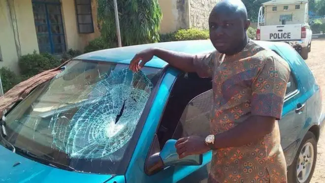 Mr Nemba say im dey try escape when dem spoil im car