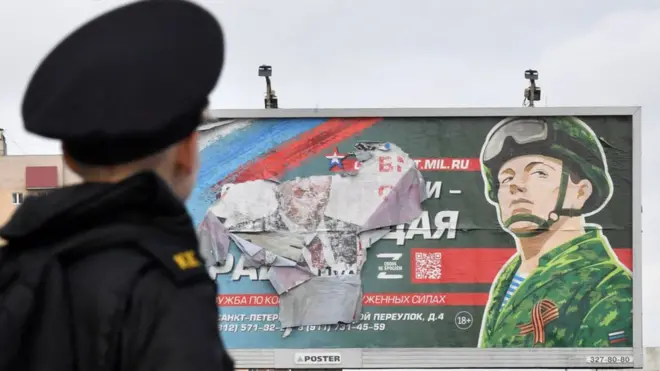 Постер с призывом на военную службу в Санкт-Петербурге