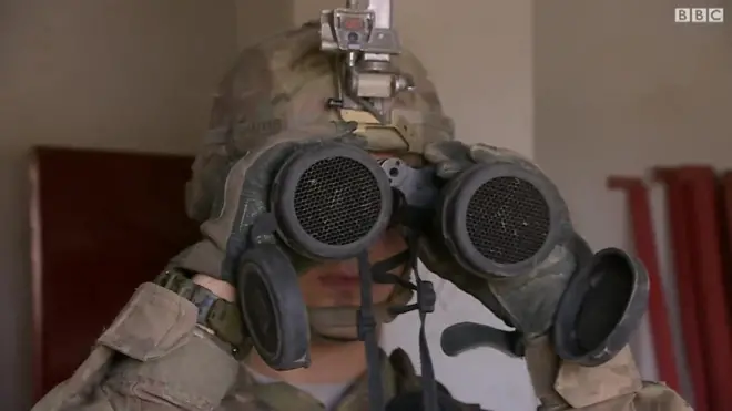 بي بي سي ترافق القوات الأميركية العاملة في الموصل وتطلع على الدور الذي تلعبه في دعمها للقوات العراقي في حربها ضد تنظيم الدولة الإسلايمة هناك.