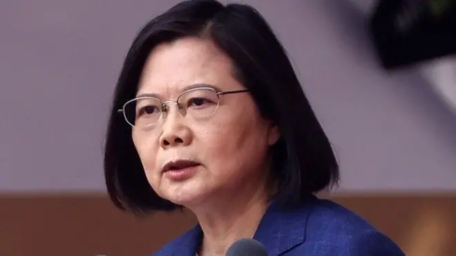 蔡英文在演講中稱，"維持現狀就是我們的主張，我們也會全力阻止現狀被片面改變"。