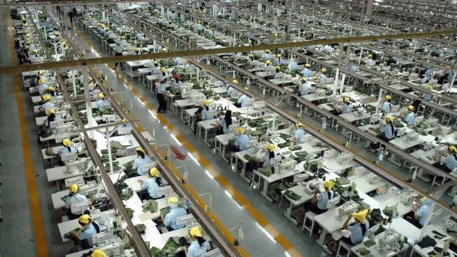 Perempuan Mahardhika memperkirakan 80% buruh di sektor garmen merupakan peremuan.