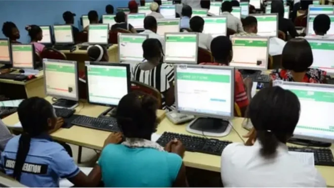 Jamb candidates wey dey do dia CBT Exam