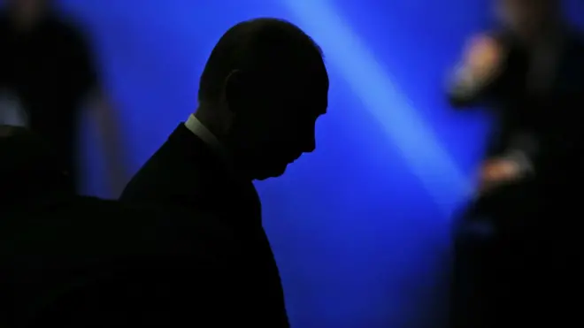 Путин силуэт